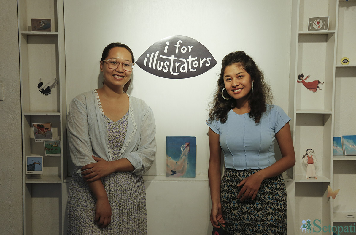 कृषा ताम्राकार (बायाँ) र नीति श्रेष्ठ। तस्बिरः नवीनबाबु गुरूङ/सेतोपाटी